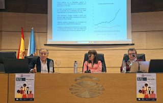 o economista Valeriano Gómez Sánchez e o catedrático de Economía Aplicada na Universidad Autónoma de Madrid (UAM), Santos Miguel Ruesga Benito