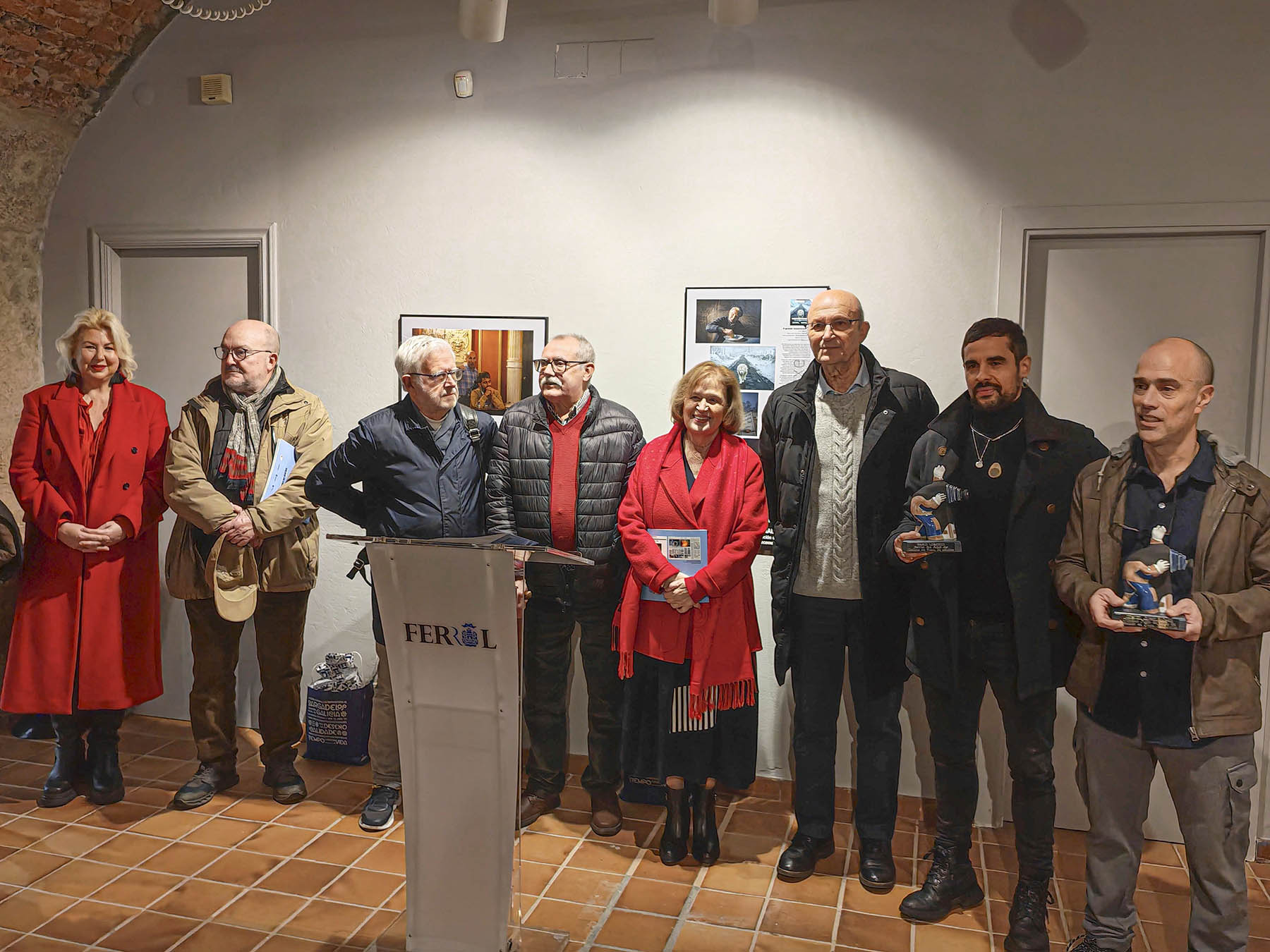 Foto de grupo da Exposición e entrega de premios de Galicia en Foco, no Torrente Ballester