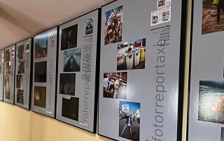 Mostra das instantáneas que compoñen a exposición en Ares